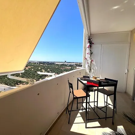 Gate 10 - Airport Appartement *