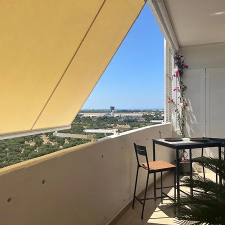 Gate 10 - Airport Appartement *